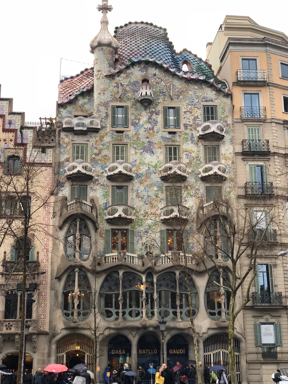 Casa Batlló’s colorful façade and curved balconies