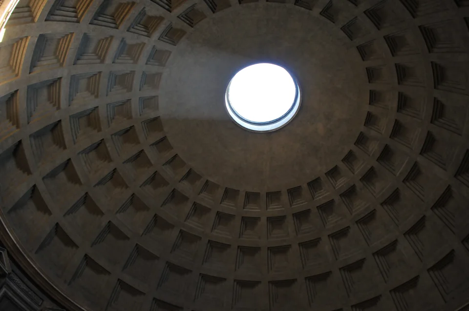 Looking up at the open oculus of the Pantheon